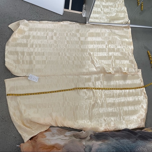 Elegant Cream Evening Gown from the MONICA Collection - Picture 7 of 12